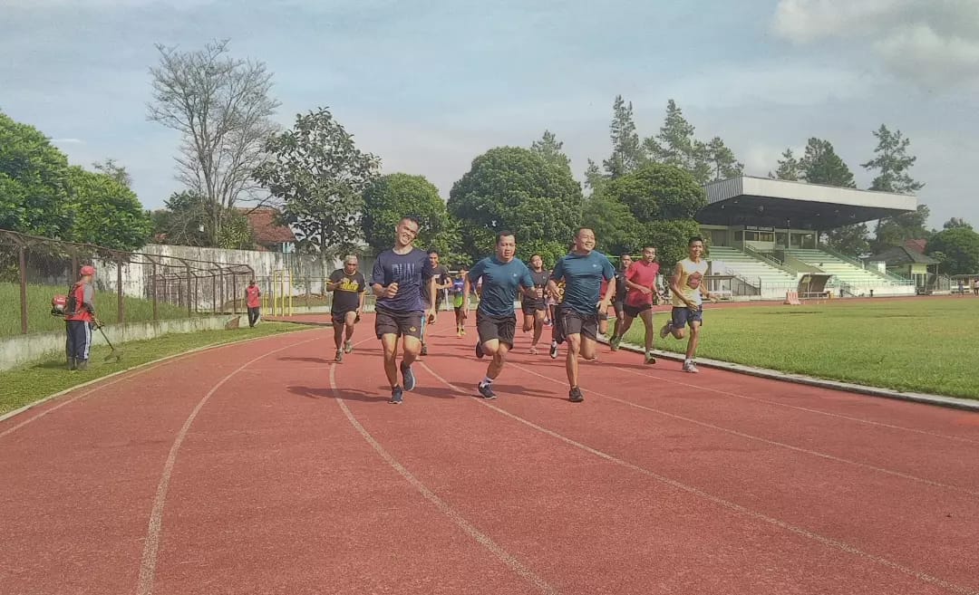 SAAT BERKERINGAT, SAAT ITULAH LEMAKMU MENANGIS